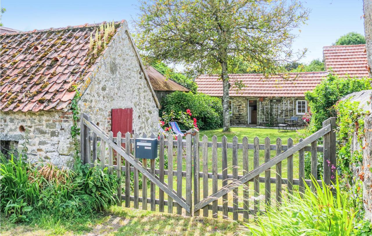Stunning Home In Quettehou With Wifi Esterno foto
